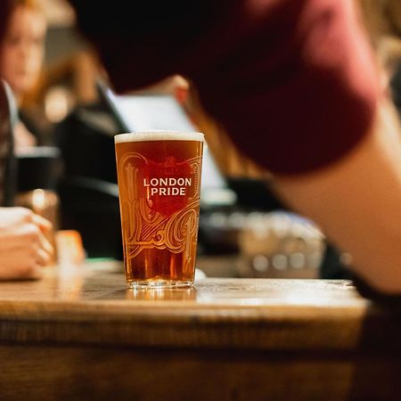 Albert Arms Esher Dış mekan fotoğraf