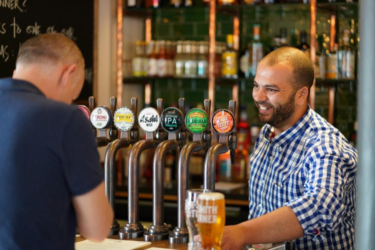 Albert Arms Esher Dış mekan fotoğraf