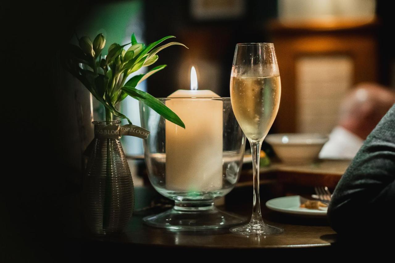 Albert Arms Esher Dış mekan fotoğraf
